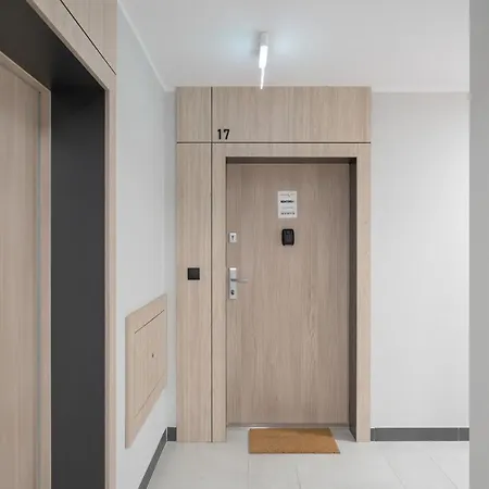 Elegant In The Center Of With Free Garage By Renters * Wrocław
