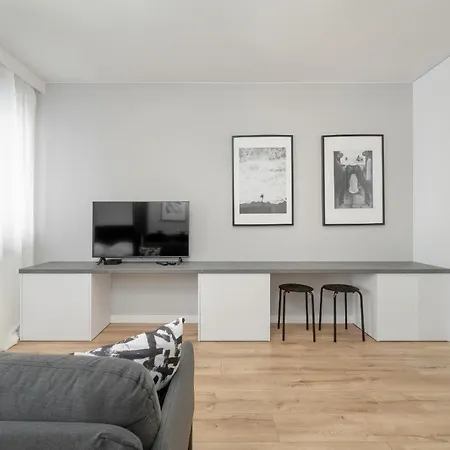Appartement Elegant In The Center Of With Free Garage By Renters *