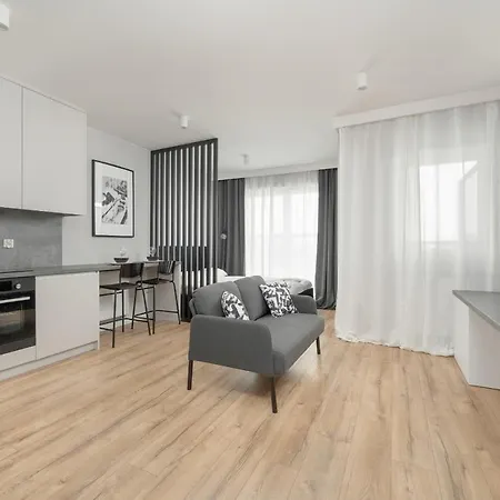 Apartment Elegant In The Center Of With Free Garage By Renters